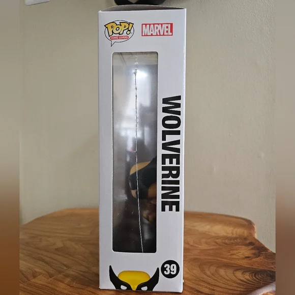 Funko Pop! X-Men Wolverine #39 - Yellow/Black - Picture 4 of 8